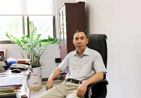 應(yīng)時而生，著眼未來 ——專訪長江學(xué)者特聘教授李新春教授