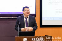 天津大學(xué)管理與經(jīng)濟(jì)學(xué)部主任霍寶鋒出席第七屆全球商學(xué)院院長(zhǎng)論壇并演講