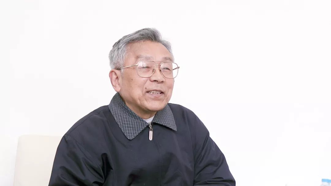 【我與祖國同成長，獻(xiàn)禮新中國70周年華誕】華理商學(xué)院專題報(bào)道一 居德華：為祖國健康工作50年，還不夠！