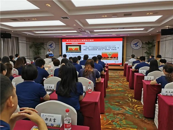 西北工業(yè)大學(xué)舉行2020級管理專業(yè)碩士學(xué)位開學(xué)典禮暨校領(lǐng)導(dǎo)講授思政課