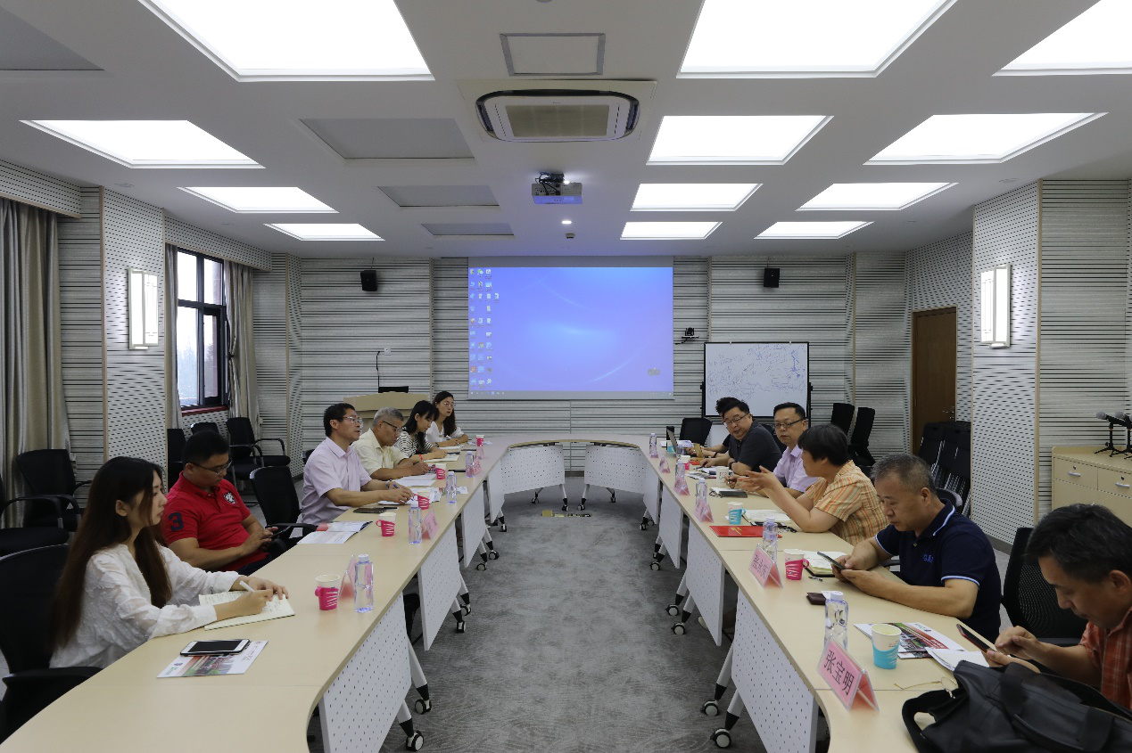 上海和君欣盛創(chuàng)業(yè)投資管理合伙企業(yè)金立高級合伙人 一行訪問管理學(xué)院