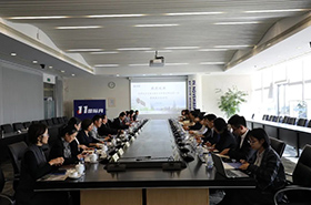 天津大學(xué)管理與經(jīng)濟(jì)學(xué)部霍寶鋒主任一行赴同濟(jì)大學(xué)經(jīng)管學(xué)院調(diào)研