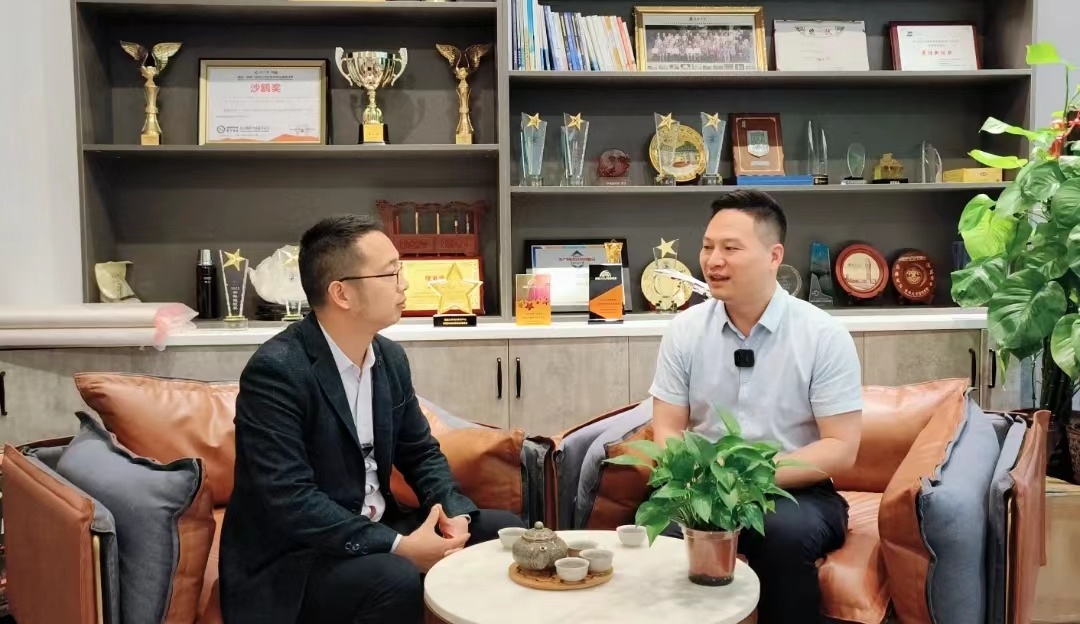 海南大學自貿港領航者訪談第1期 | 創(chuàng)業(yè)十四年，他是如何從旅游行業(yè)成功跨到財務管理領域？