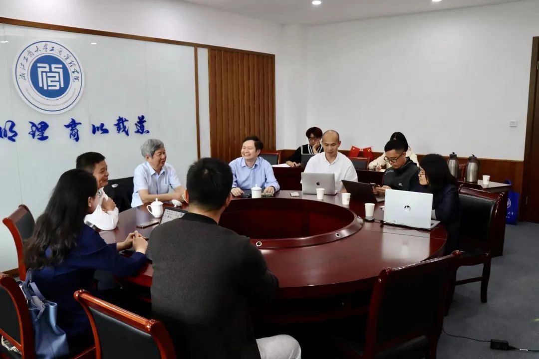 中國企業(yè)管理研究會會長黃速建教授蒞臨浙工商MBA學(xué)院講學(xué)指導(dǎo)