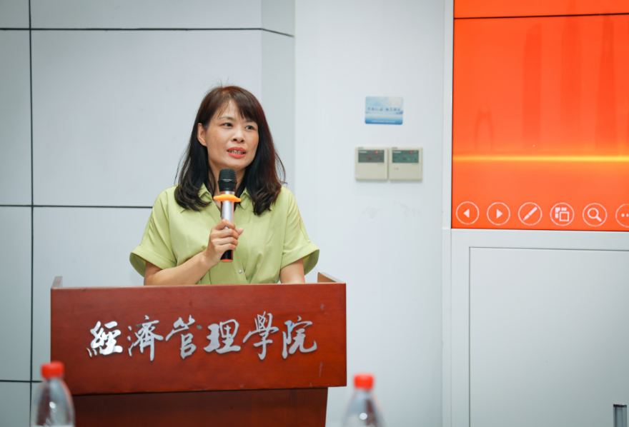 北京郵電大學(xué)經(jīng)濟(jì)管理學(xué)院成功舉辦第四屆企業(yè)導(dǎo)師聘任儀式暨產(chǎn)學(xué)研基地簽約儀式