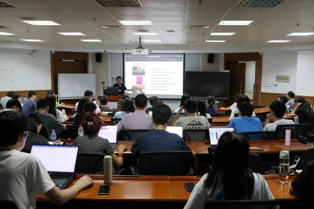 講座回顧 | 中山大學(xué)嶺南學(xué)院金融保險系列講座：傳統(tǒng)保險企業(yè)的轉(zhuǎn)型升級