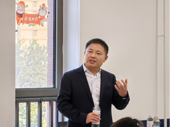 北外國(guó)際商學(xué)院企業(yè)導(dǎo)師郭士強(qiáng)為學(xué)生進(jìn)行“職業(yè)生涯規(guī)劃”分享