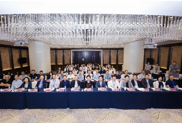安徽財(cái)經(jīng)大學(xué)成功舉辦2024數(shù)智創(chuàng)新案例研究暨M(jìn)BA教育院長(zhǎng)論壇