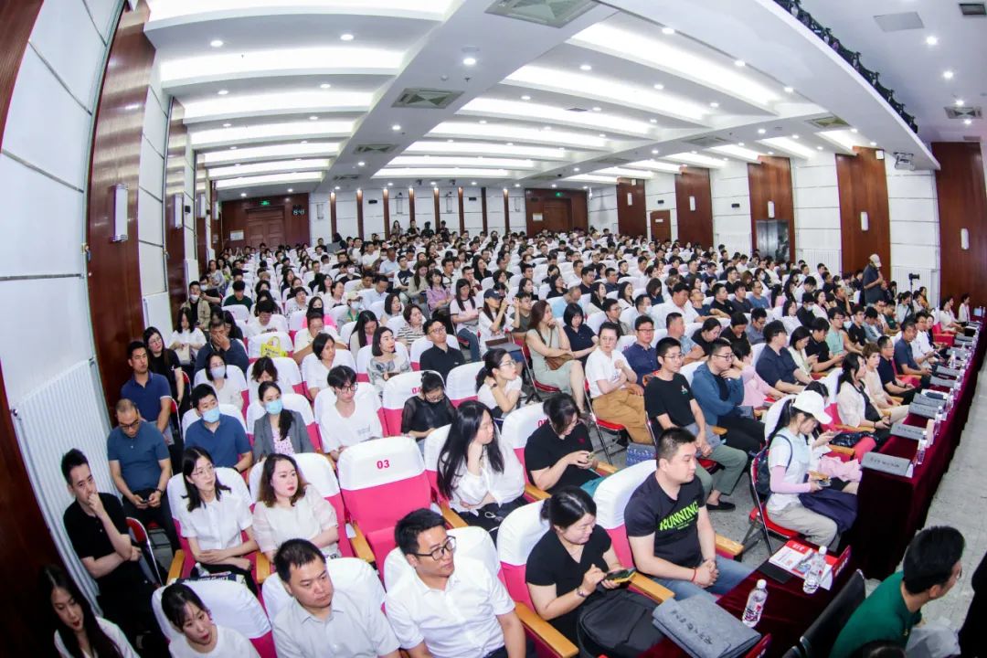 潤身淑世 創(chuàng)贏未來丨2025年南開大學(xué)商學(xué)院專業(yè)學(xué)位項目招生政策發(fā)布會啟程今夏，進無止境！