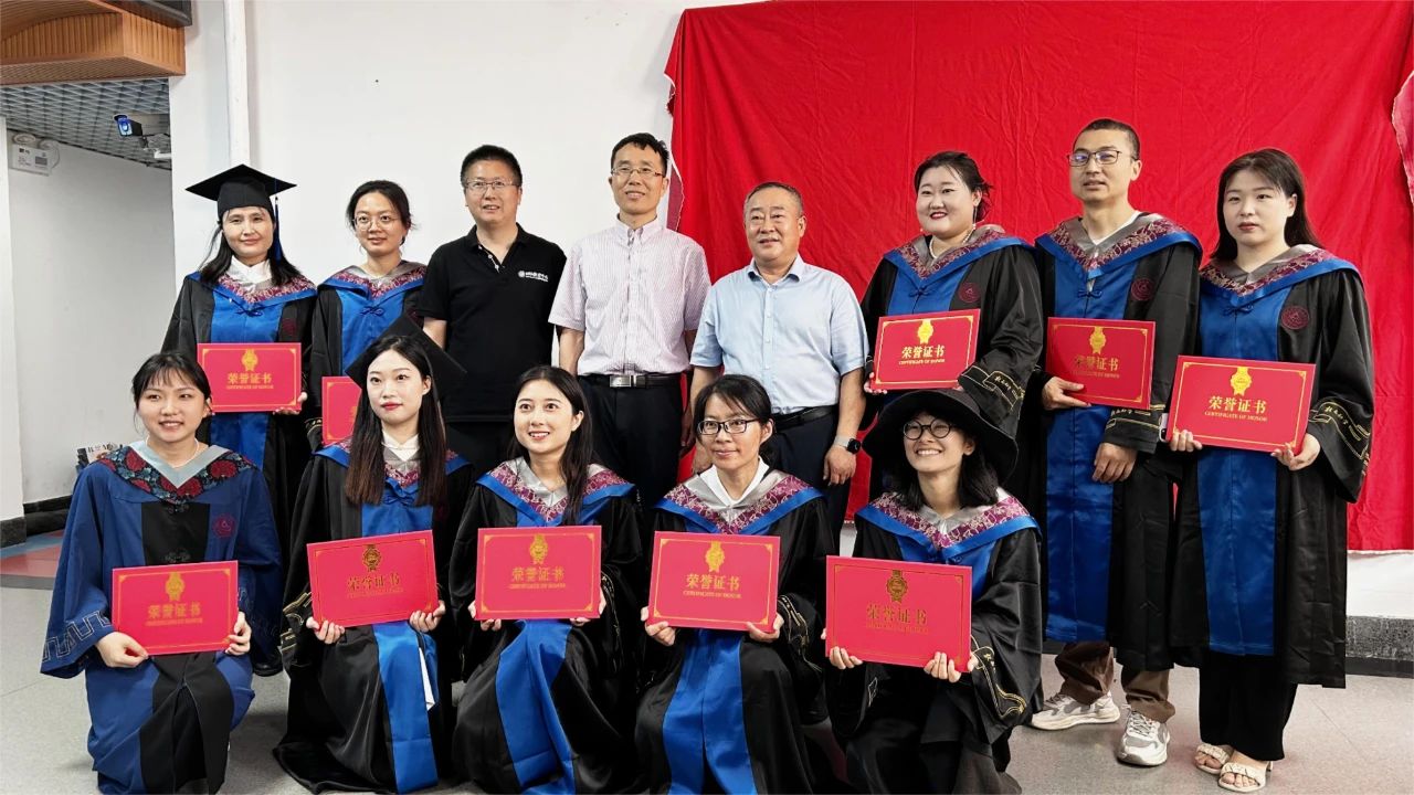 北方工業(yè)大學(xué)2024屆MBA優(yōu)秀畢業(yè)生表彰暨畢業(yè)贈(zèng)禮儀式