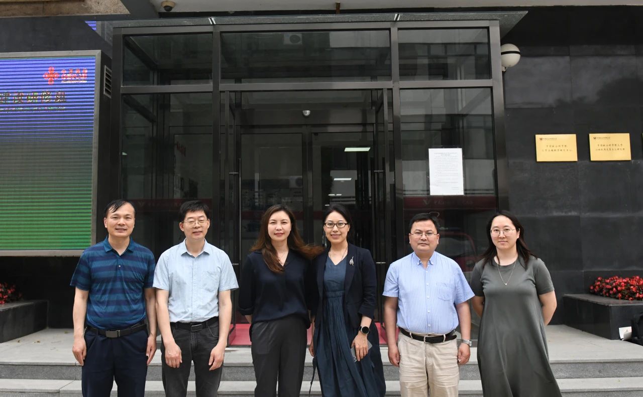 中國(guó)社會(huì)科學(xué)院大學(xué)商學(xué)院與南京信息工程大學(xué)商學(xué)院交流座談會(huì)