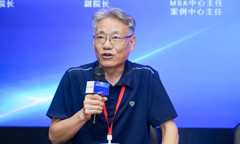 北京郵電大學(xué)經(jīng)濟(jì)管理學(xué)院謝智勇副院長(zhǎng)應(yīng)邀出席第五屆京津冀地區(qū)MBA院長(zhǎng)主任論壇