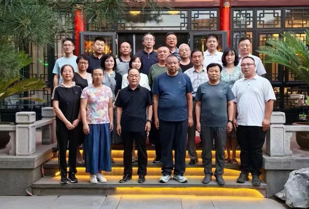 山西財(cái)經(jīng)大學(xué)工商管理學(xué)院校友會(huì)赴晉中校友會(huì)走訪調(diào)研