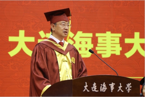 用奮斗和奉獻(xiàn)書寫壯麗人生丨大連海事大學(xué)單紅軍校長在2024年畢業(yè)典禮上的講話