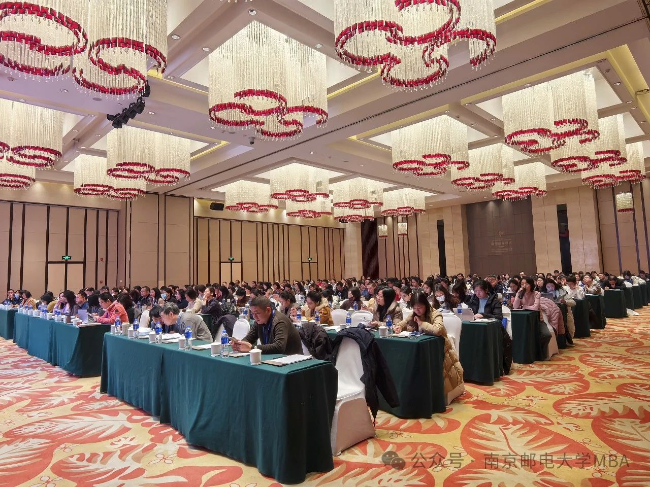 南京郵電大學(xué)MBA中心教師受邀在2025年市調(diào)大賽指導(dǎo)教師培訓(xùn)會(huì)上做經(jīng)驗(yàn)分享