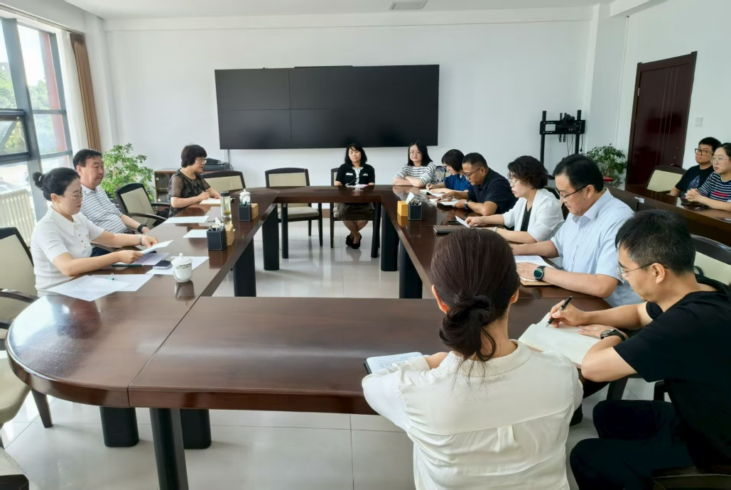 內(nèi)蒙古大學(xué)黨委會(huì)議宣布經(jīng)濟(jì)管理學(xué)院新任院長、副院長