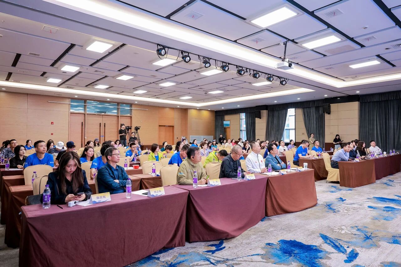 上財商學院金融EMBA發(fā)布會暨『不東問道』第四站·戈20出征儀式舉行