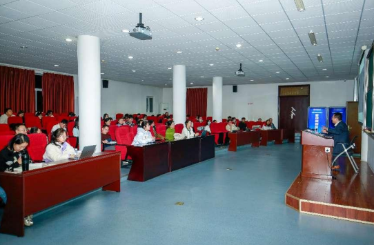 首經(jīng)貿(mào)工商學(xué)院MBA金臺(tái)沙龍（第108期）| 企業(yè)成長(zhǎng)路徑與模式